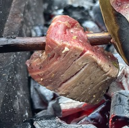 Шашлык по-мадейрски: Эшпетада на лавровых палочках