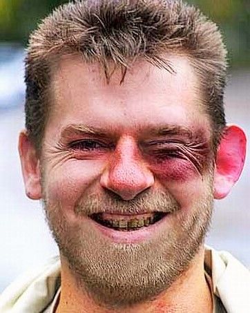 Сидим дома, любим друг друга, нежно беседуем.