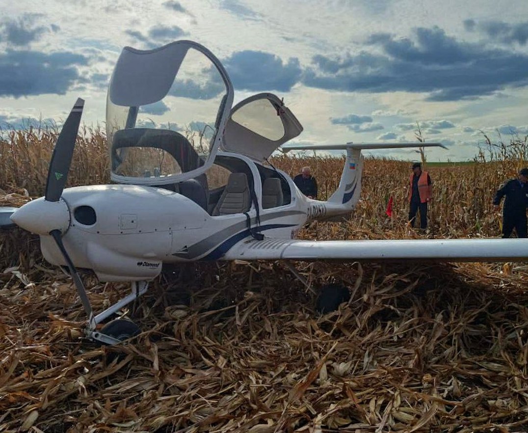 Курсант  лётного училища экстренно посадил учебный самолёт в кукурузном поле