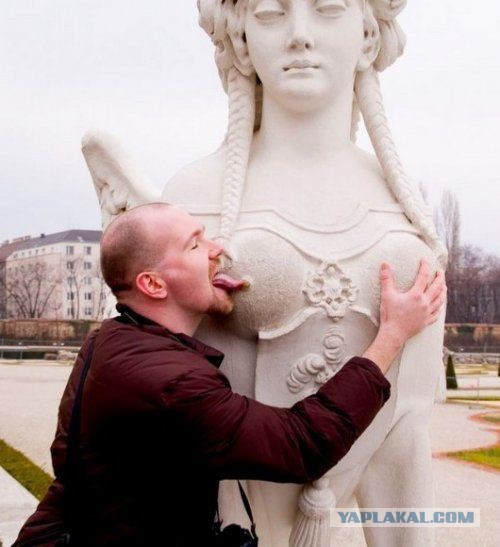 Приколы со статуями