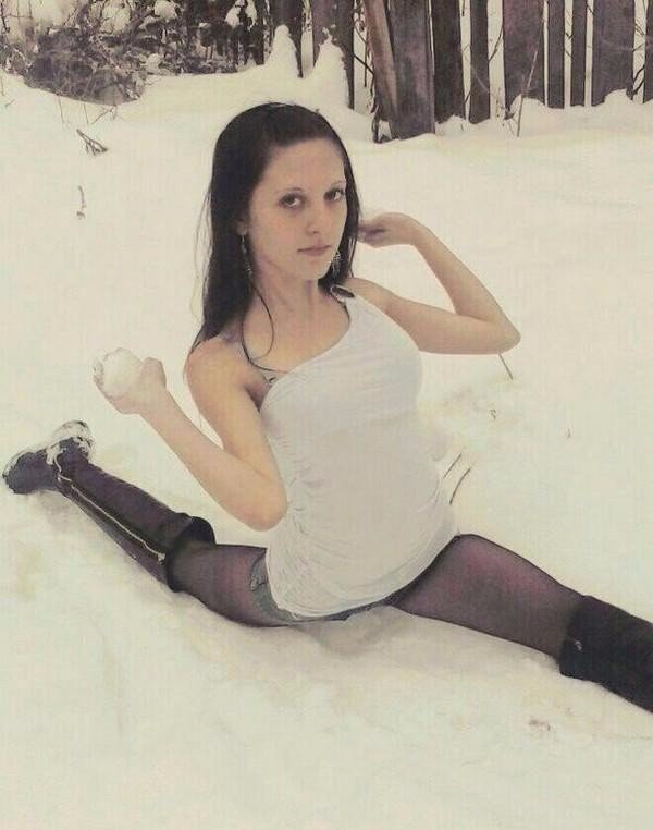 Дуры, хватит выёживаться перед фотиком