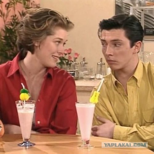 Сотрудники фастфудов откровенно рассказали о тайнах заведений, в которых им пришлось работать