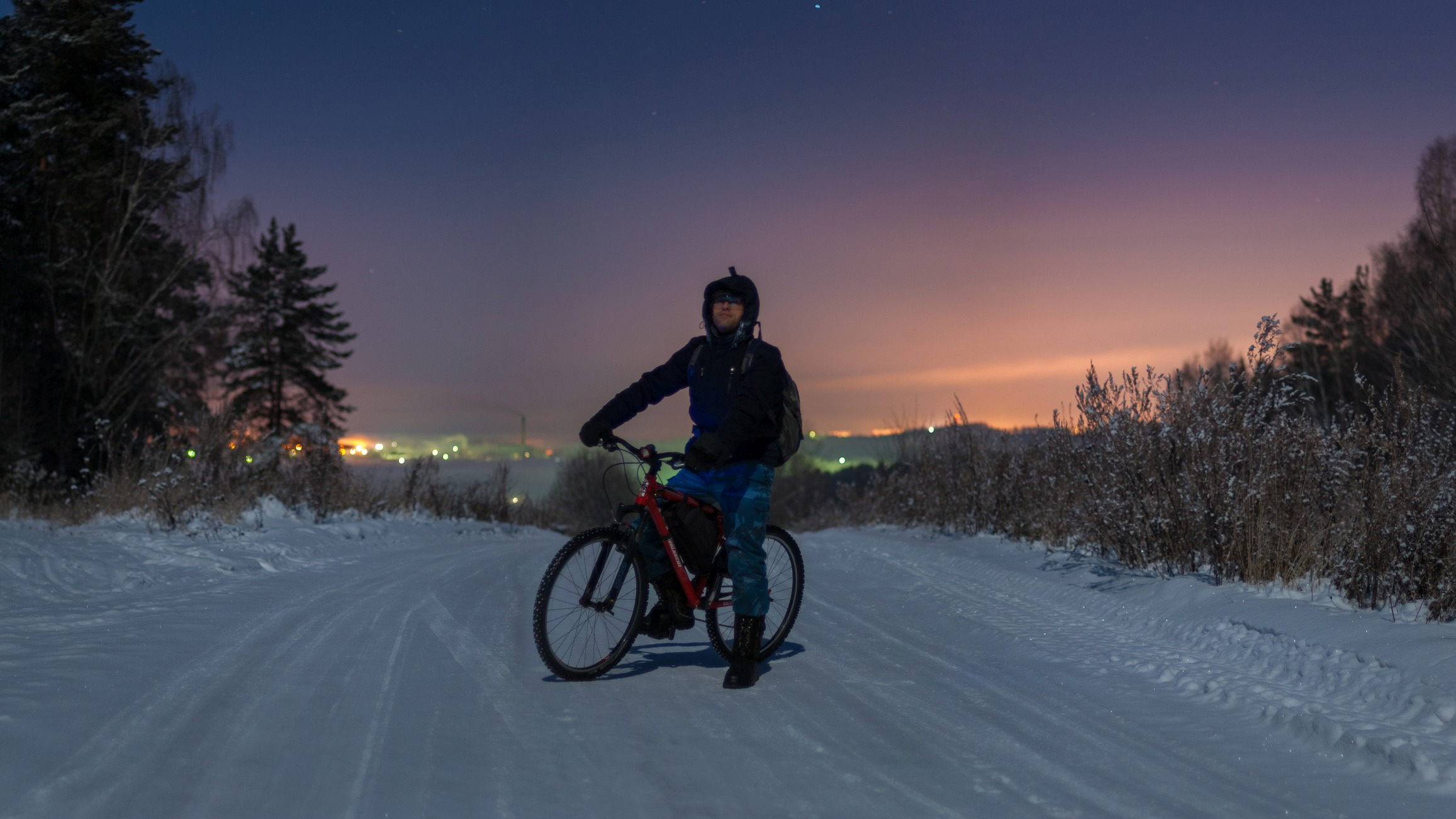 Ездить нормально. Как сделать красивые зимние фотографии с велосипедом ночью.