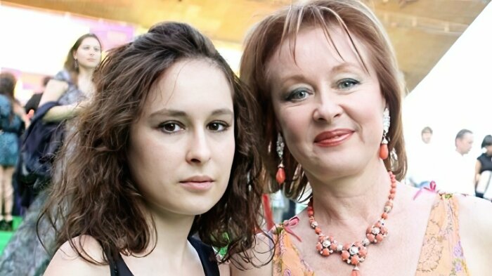 Мария удовиченко дочь ларисы удовиченко фото 10 дочек первых красавиц советского кино какими они стали, пошли ли по стопам