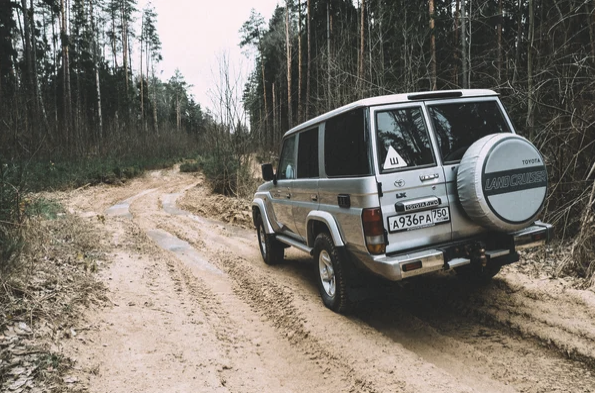 Легендарный, железный и ламповый Land Cruiser 76