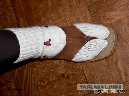 Носки с сандалиями
