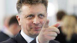 Автовазу опять сложно конкурировать с импортными авто по словам президента Максима Соколова
