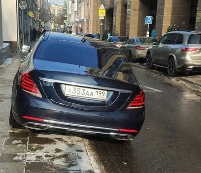В ГД предложили разрешить таранить припаркованные машины пожарным