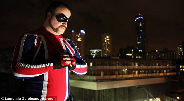 В Англии появился супергерой