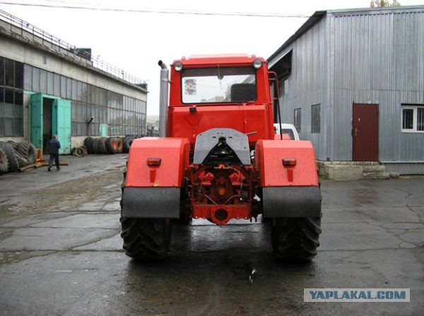 Чудо-автотрактор КрАЗа получил золотую медаль на украинской агровыставке