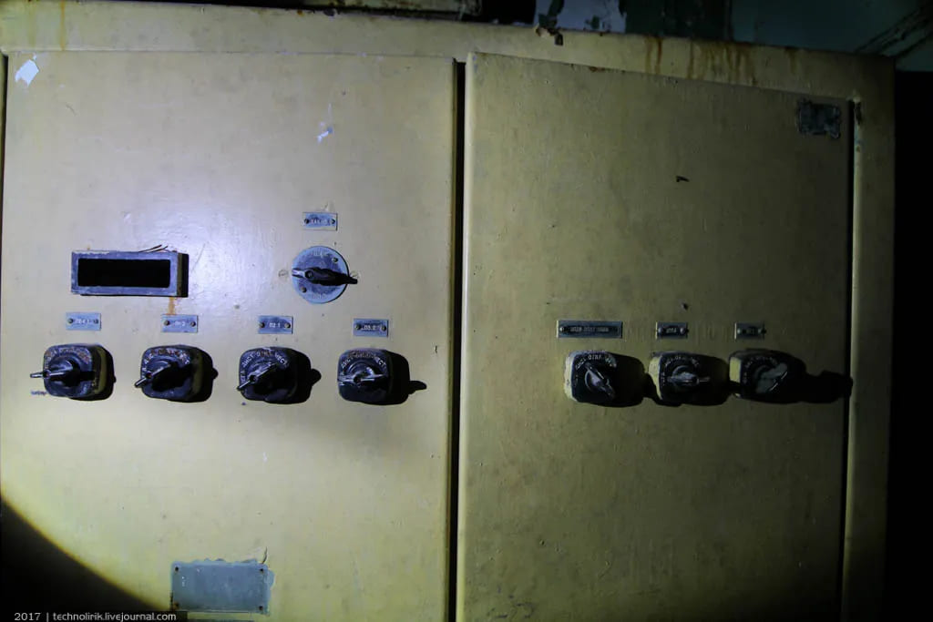 Узел связи рубин позывные. Красная 8 петрозаводск картинки. Узел связи капот. А63s04. Оус пр 727 что это.