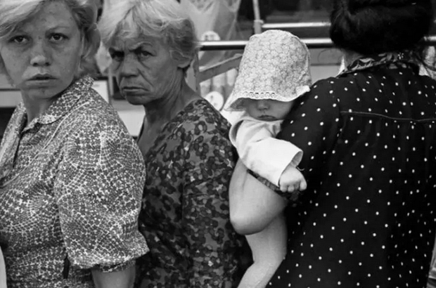 Вот почему в 80-е старшеклассницы выглядели