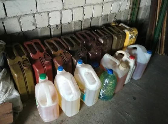 Запастись бензином в стандартных канистрах в гараже - гениально?