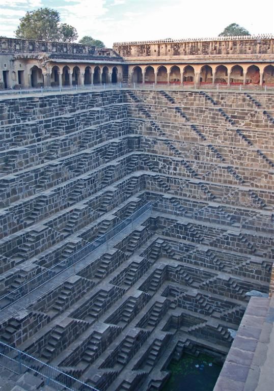 Колодец Chand Baori в Индии (26 фото)