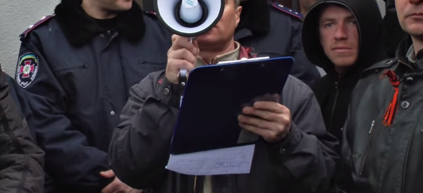 В Исакиевском соборе 23 февраля спели про бомбежку Америки