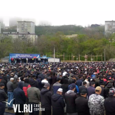 Во Владивостоке мигрант избил пенсионера из-за места на парковке