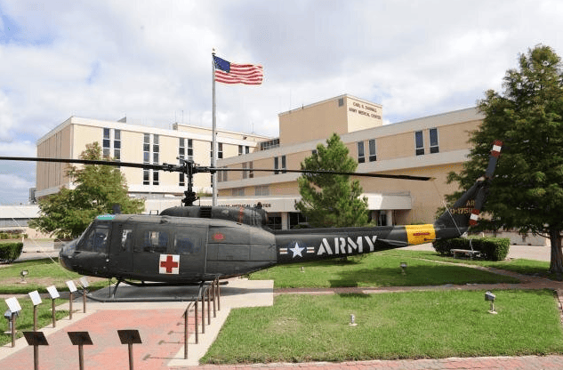 Как американские женщины-военнослужащие устроили настоящий пyбличный дом на базе Форт-Худ?