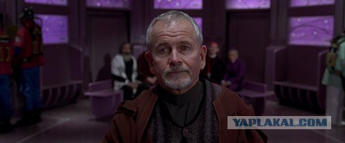 Загадочный объект вырывается из черной дыры