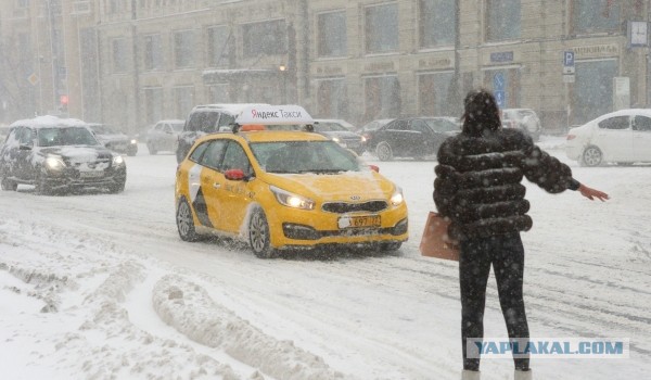 В Верхней Пышме таксист Яндекс Такси избил пассажирку за то, что она нагадила ему на сидения