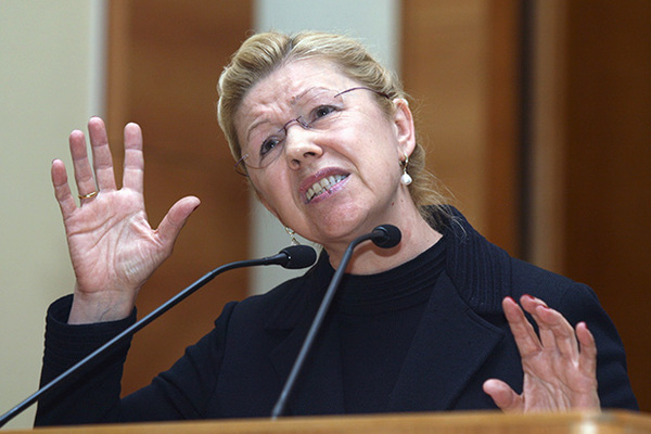 Школьница переспала с подростком и стала вымогать деньги, угрожая тюрьмой за изнасилование