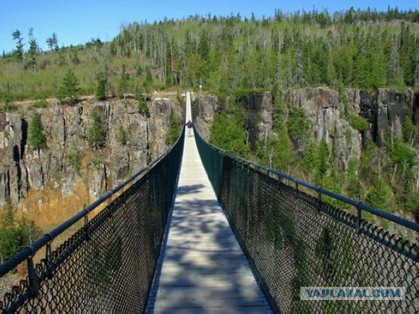 Самый длинный висячий мост (9 фото)