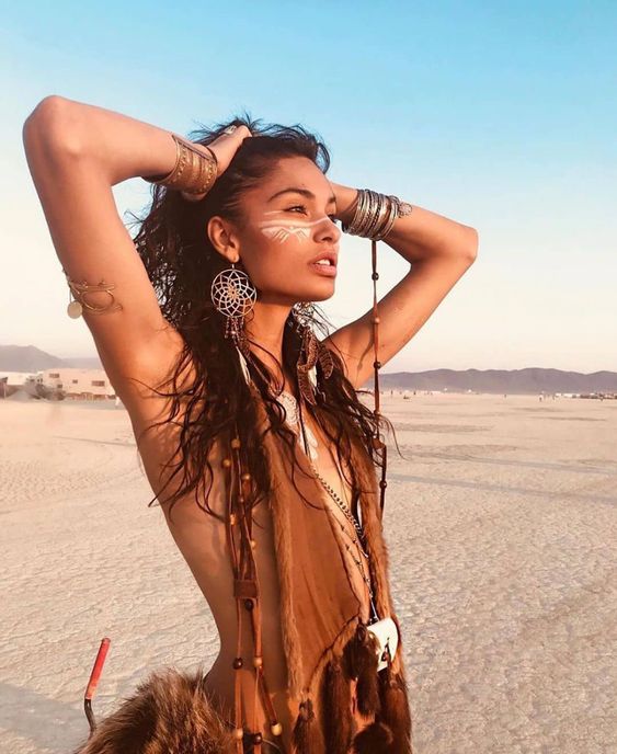 Девчули с фестиваля Burning man