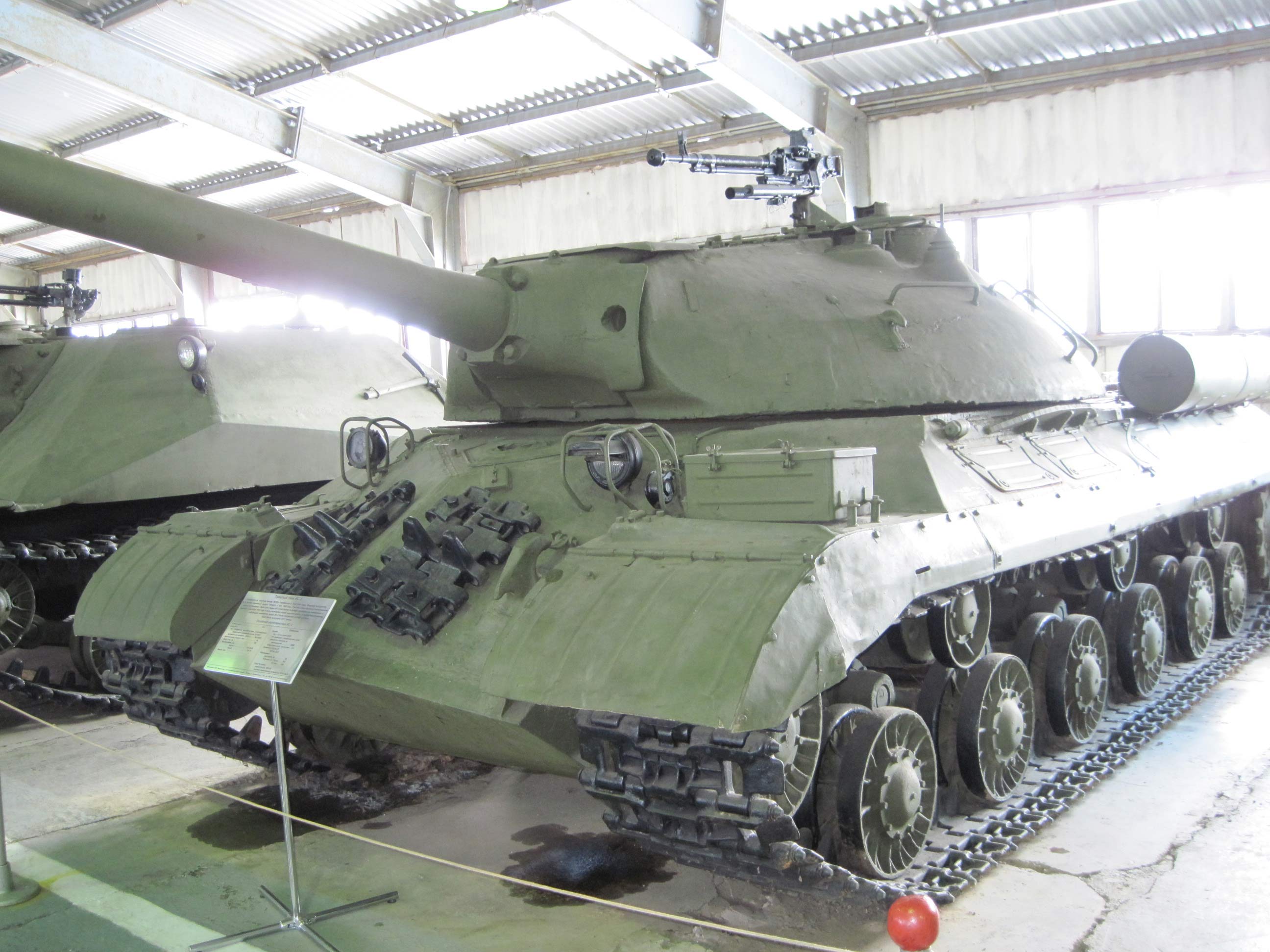 Ис музей. ИС 3 Кубинка. Кубинка танковый музей ИС 7. ИС-7 танк в Кубинке. Танк ИС-3 Кубинка.