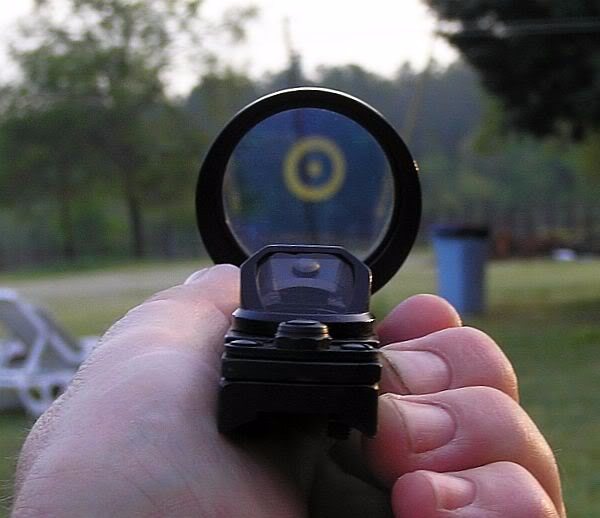 Koллимaтopный пpицeл Nуdar shotgun sight - вид нa пpицeльную мeтку.