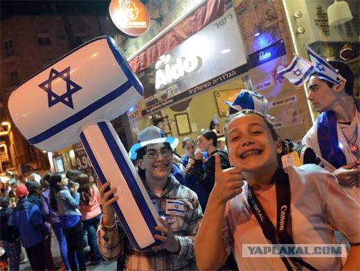 У гроба Папы Иоанна Павла II