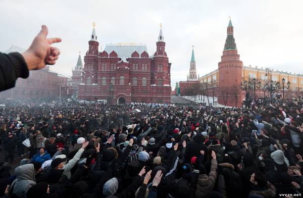 Аэропорты Крыма заблокированы российскими военными