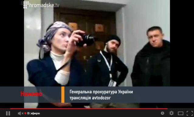 Вооруженные радикалы заблокировали Царева.
