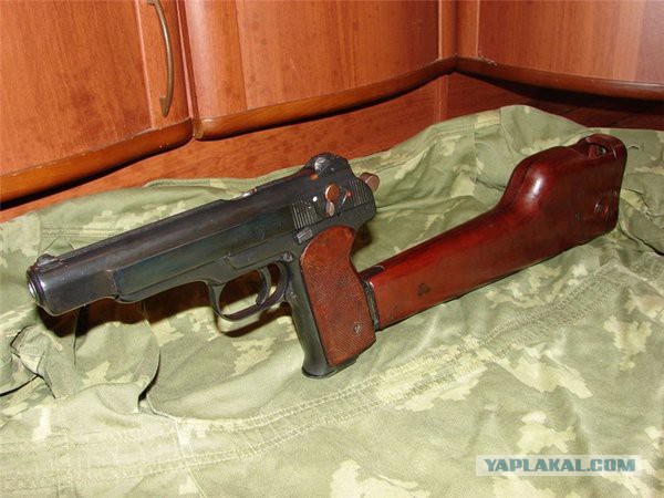 Автоматический пистолет Стечкина - бесполезен для войны?
