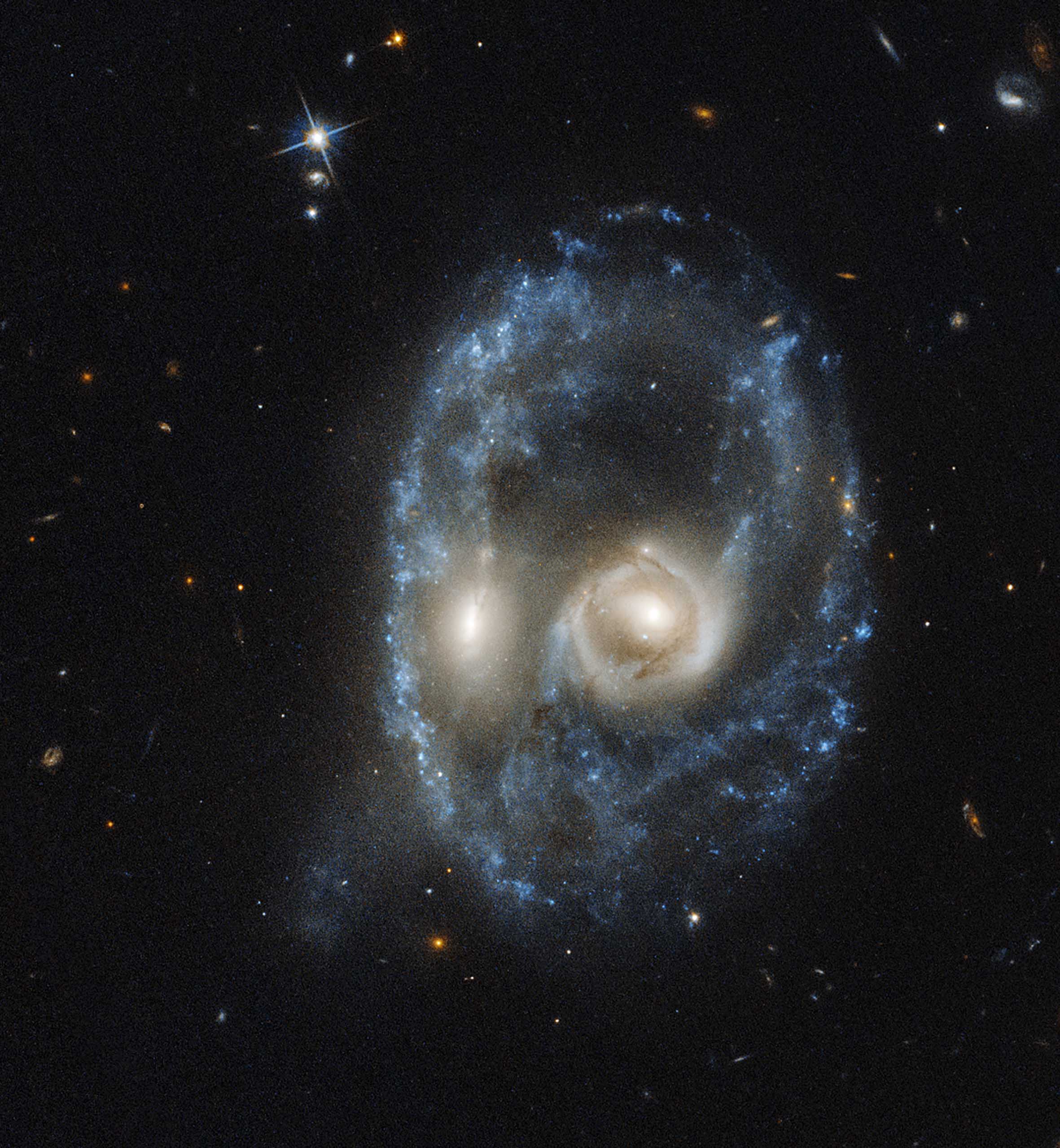 Световой год в космосе. Космический телескоп Hubble. НАСА телескоп Хаббл. Хаббл телескоп снимки космоса. Скопление галактик снимок телескопа Хаббл НАСА.