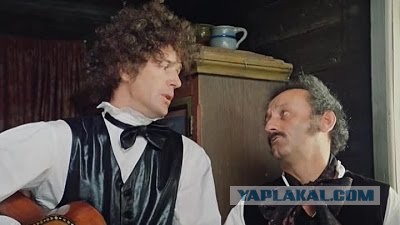 На видео попал момент падения туриста в Хучнинский водопад