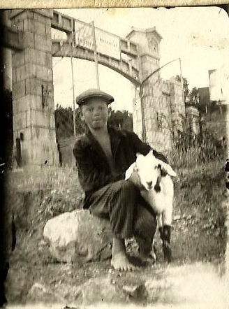 Хочу поделиться фотографиями своего деда,