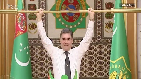 Перевернул, постучал, открыл