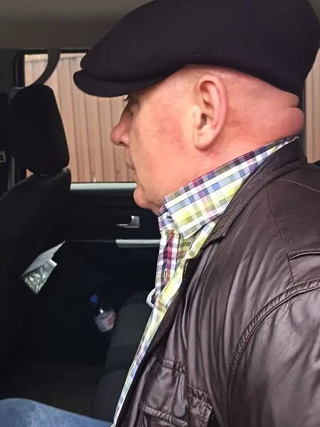 Неизвестный жестоко избил школьника в подъезде многоэтажки во Владивостоке