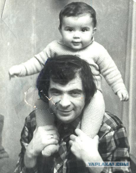 Знаменитости в детстве. Фото из домашних архивов