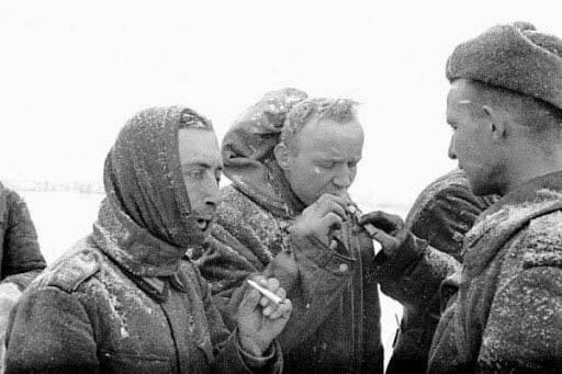 Чёрно-белых фотографий с подписями вам в ленту!