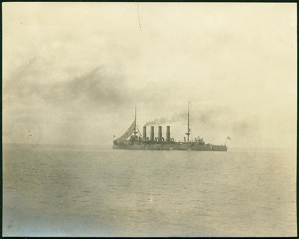 крейсер варяг чемульпо. крейсер варяг и канонерская лодка кореец. «бой у чемульпо „варяга“ и „корейца“». крейсер варяг и канонерская лодка кореец. канонерская лодка кореец 1904.