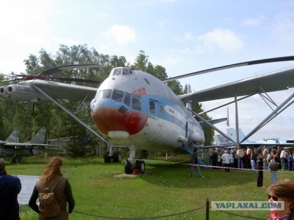 Вертолет-музей В-12