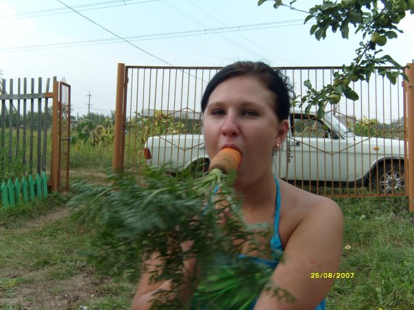 Дуры, хватит выёживаться перед фотиком
