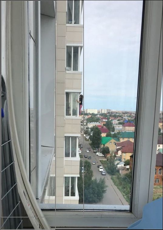 Соседка мыла раму