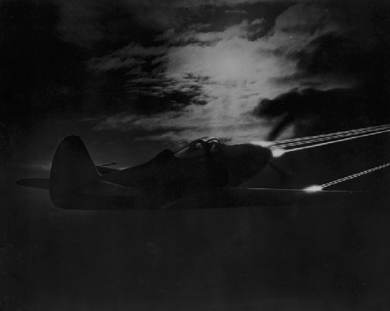 Р-39 Аэрокбра. Американская любимица сталинских соколов. История создания и основные модификации.