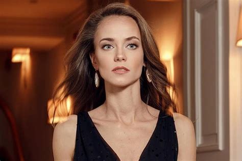 «В свои 45 лет она такая же красавица»: звезда сериала «Тайны следствия» - Анна Ковальчук
