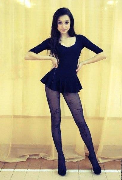 И хоть не юные уже, они ещё романтики в душе