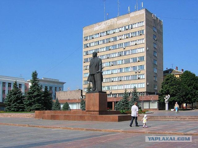 Памятники Ленину