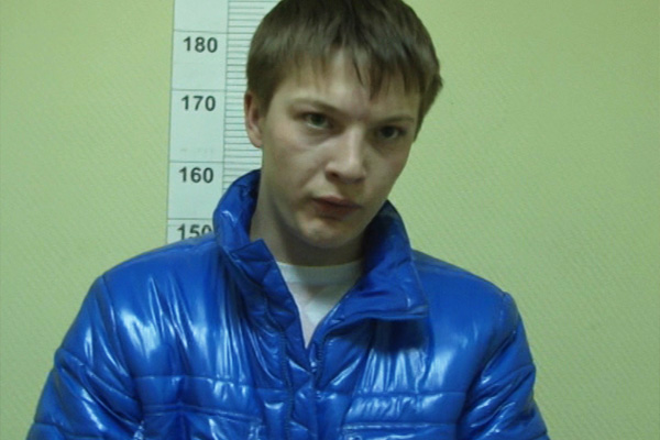 Убил сестёр, кинул друга, взобрался на школьницу