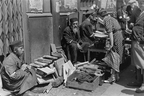 1941 год. Лето. Варшавское гетто.