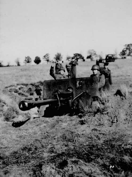 Фотографии из окопа 1942-1945г. Война глазами солдата через камеру "Лейка".